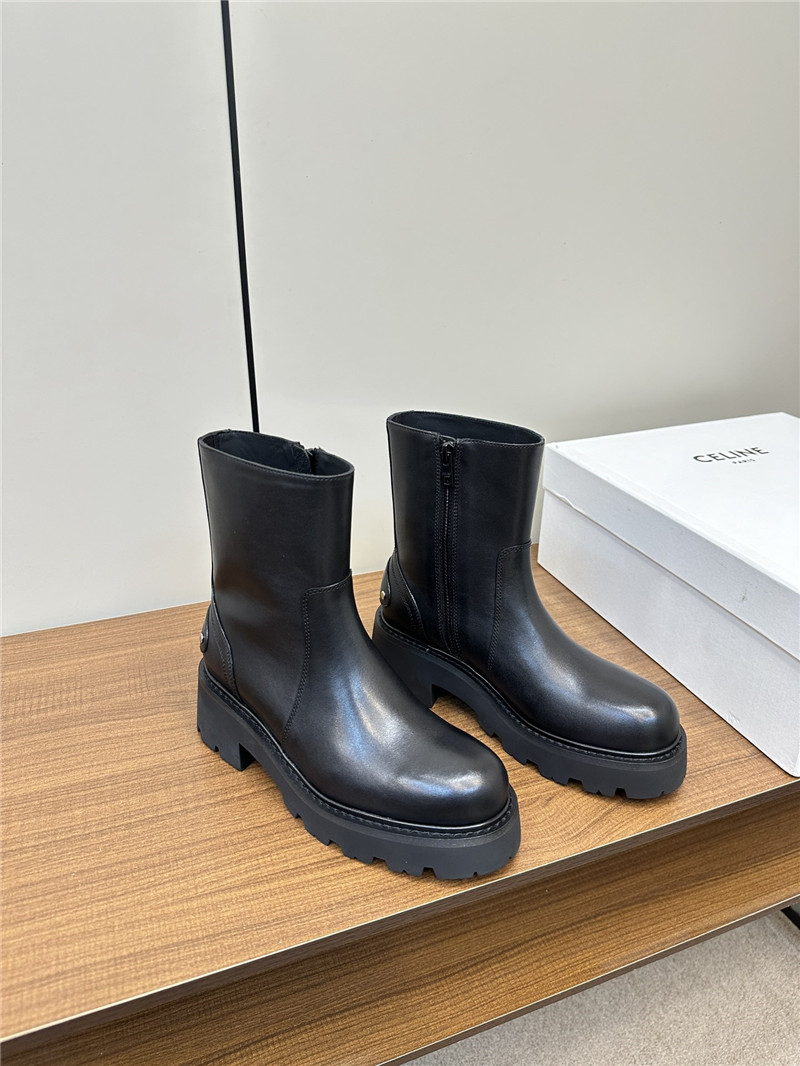Ce1i*e margaret black chelsea boots