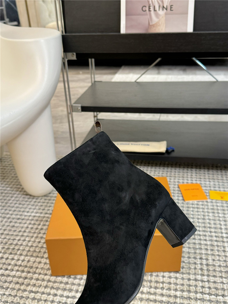 l0vis Vvtt0n lv pointed ankle boots