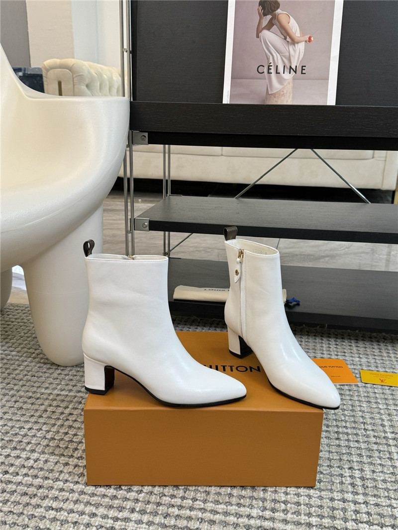 l0vis Vvtt0n lv white pointed ankle boots