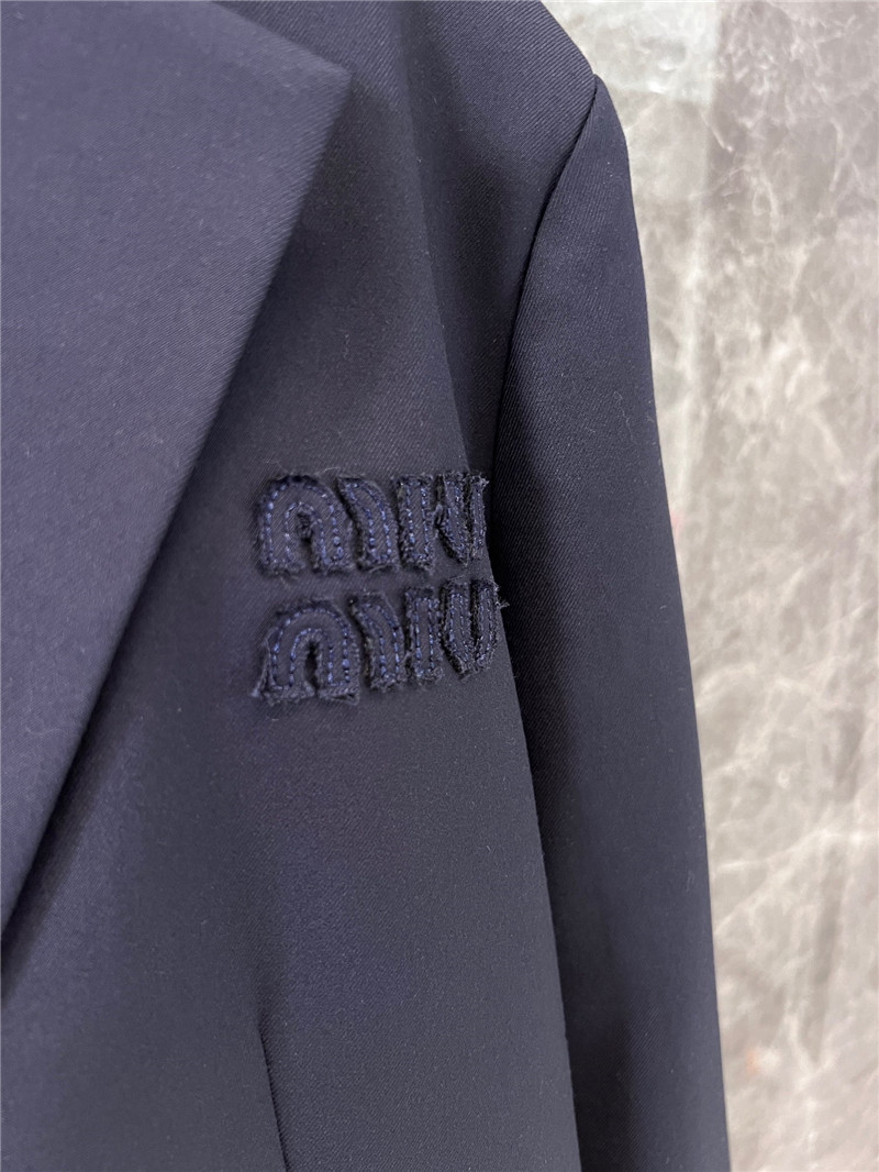 M1um1u suit jacket