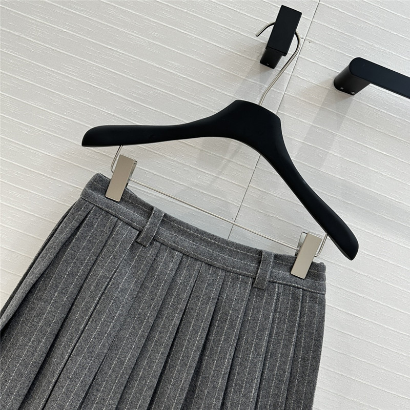 M1um1u vertical striped woolen suit