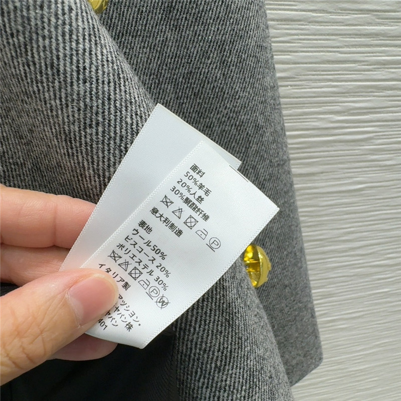 Ce1i*e new coat