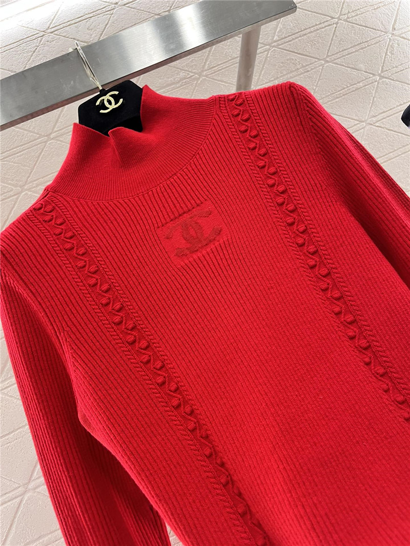 Ch**el logo ribbed-knit turtleneck top red