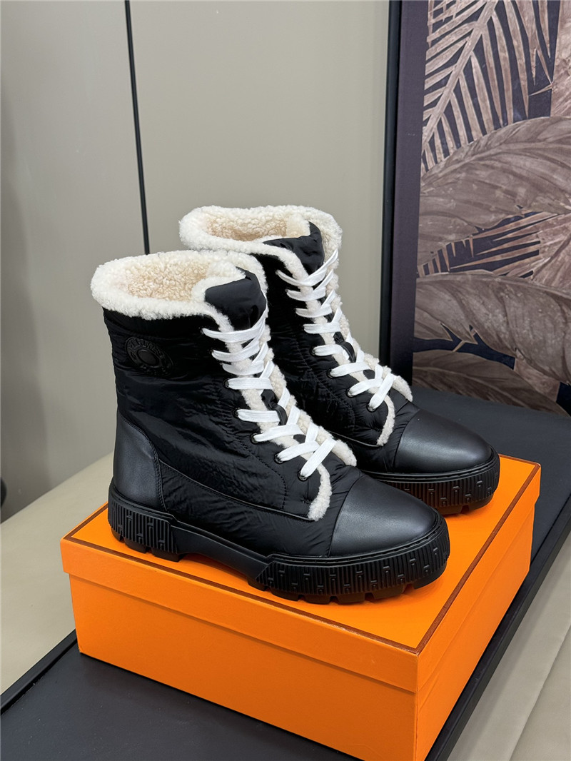 H**me5 fresh snow boots in black
