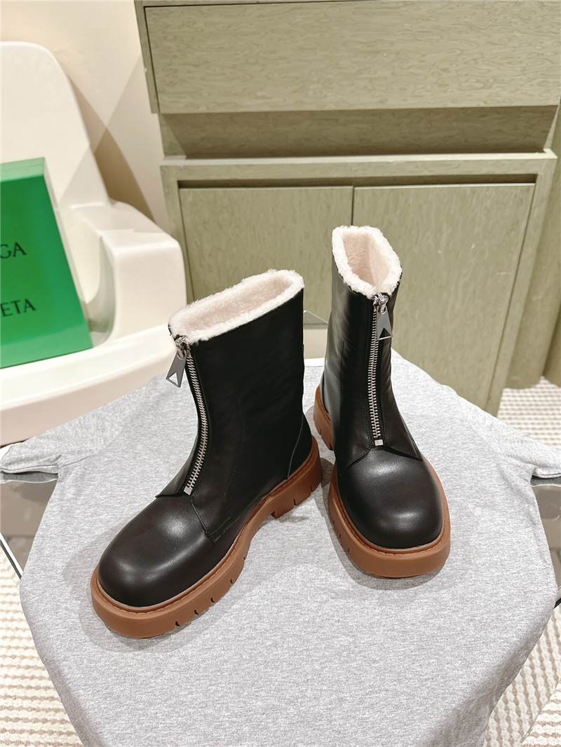 b0tt*ga Ven*ta winter zip black leather ankle boots
