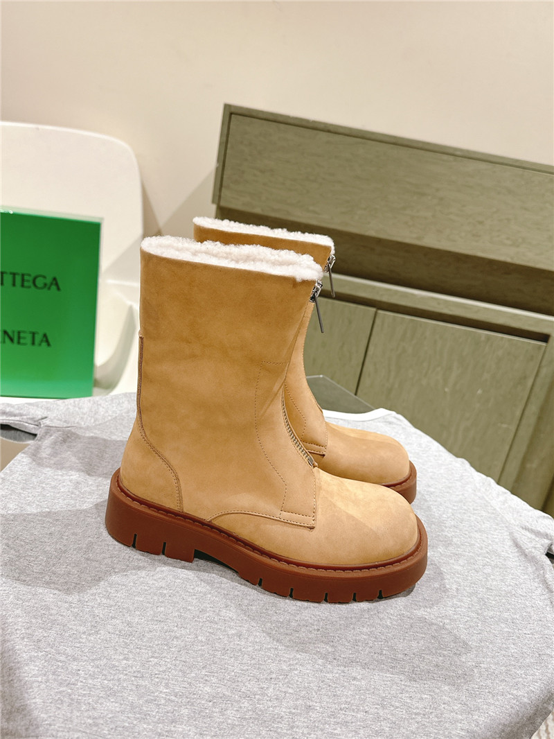 b0tt*ga Ven*ta winter zip suede ankle boots