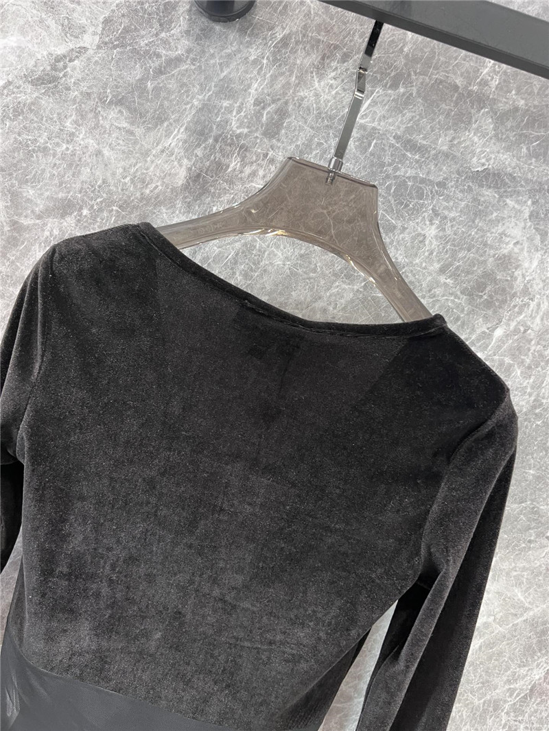 Ch**el long sleeve bottoming t-shirt
