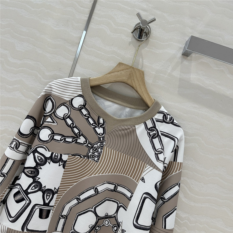 H**me5 tracksuit
