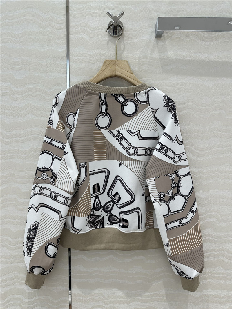 H**me5 tracksuit