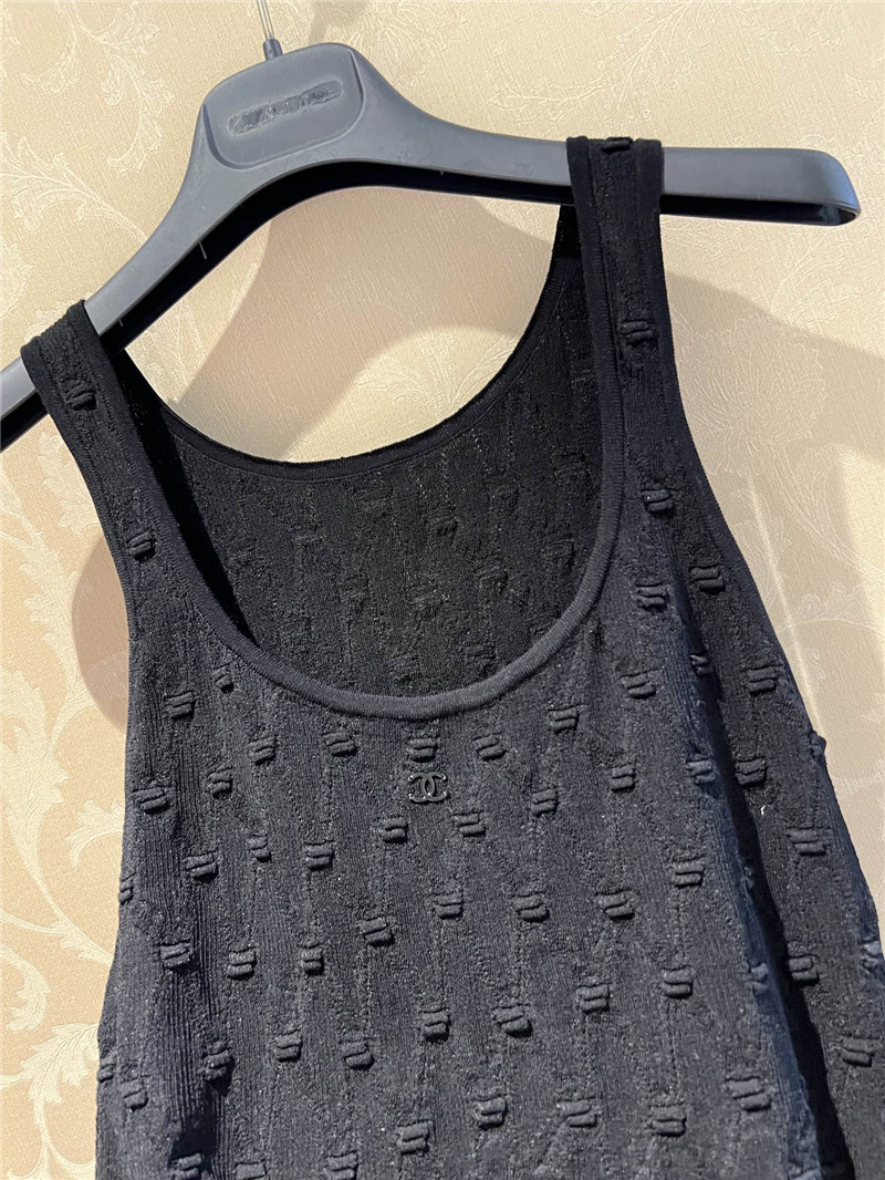 Ch**el jacquard knit vest in black