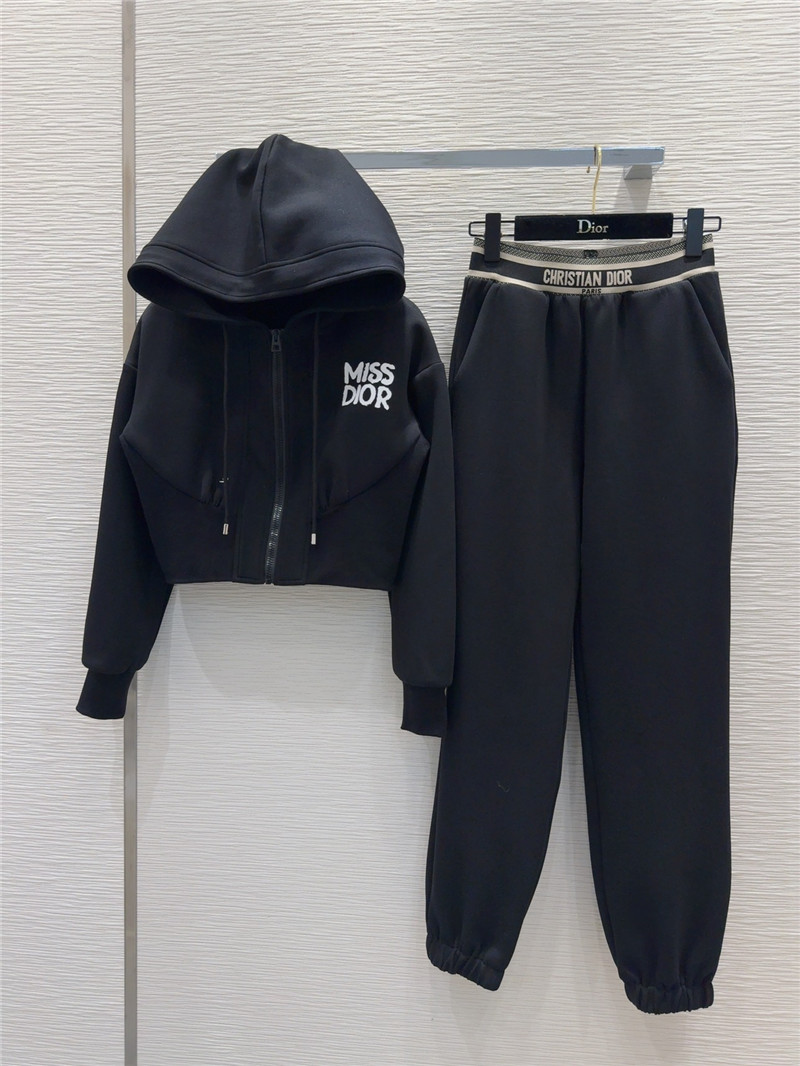 D10r new suit