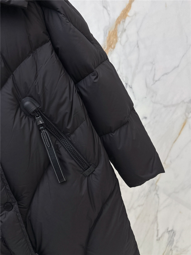 Vanitoo mid-length down jacket
