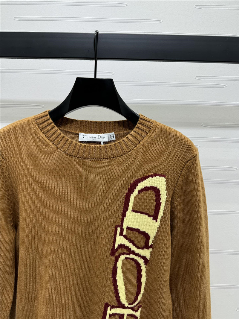 D10r x lewis hamilton brown sweater