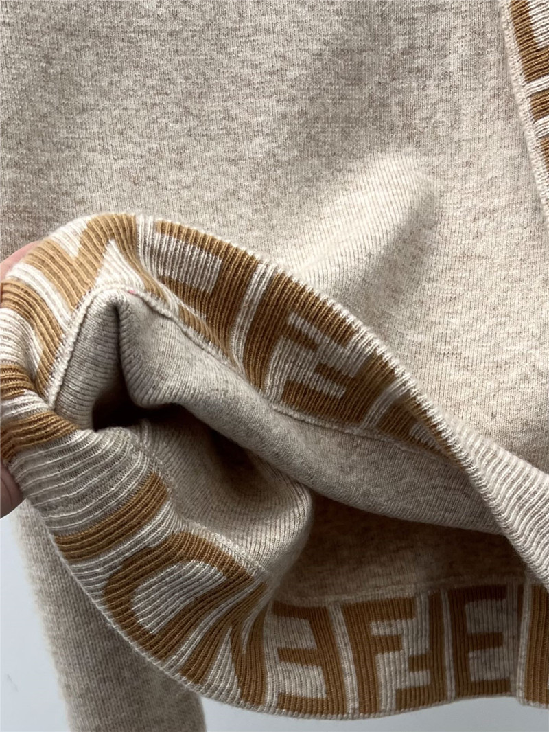 F**di logo ribbon wool sweater beige