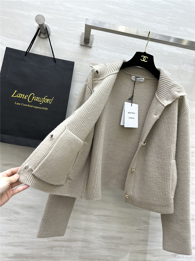 b0tt*ga Ven*ta turtleneck cardigan beige