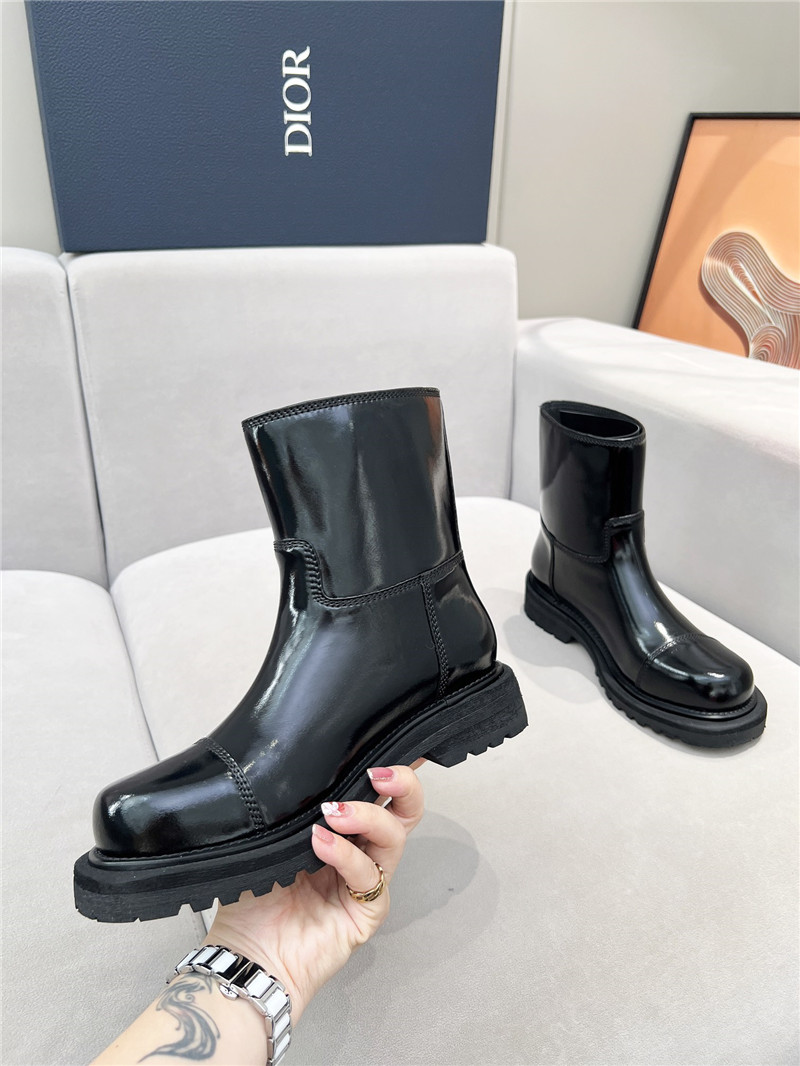 D10r d-town black patent leather ankle boots