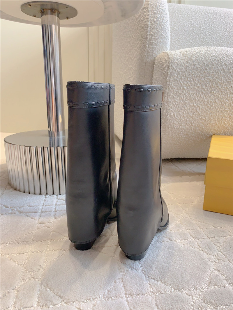 F**di show black leather ankle boots