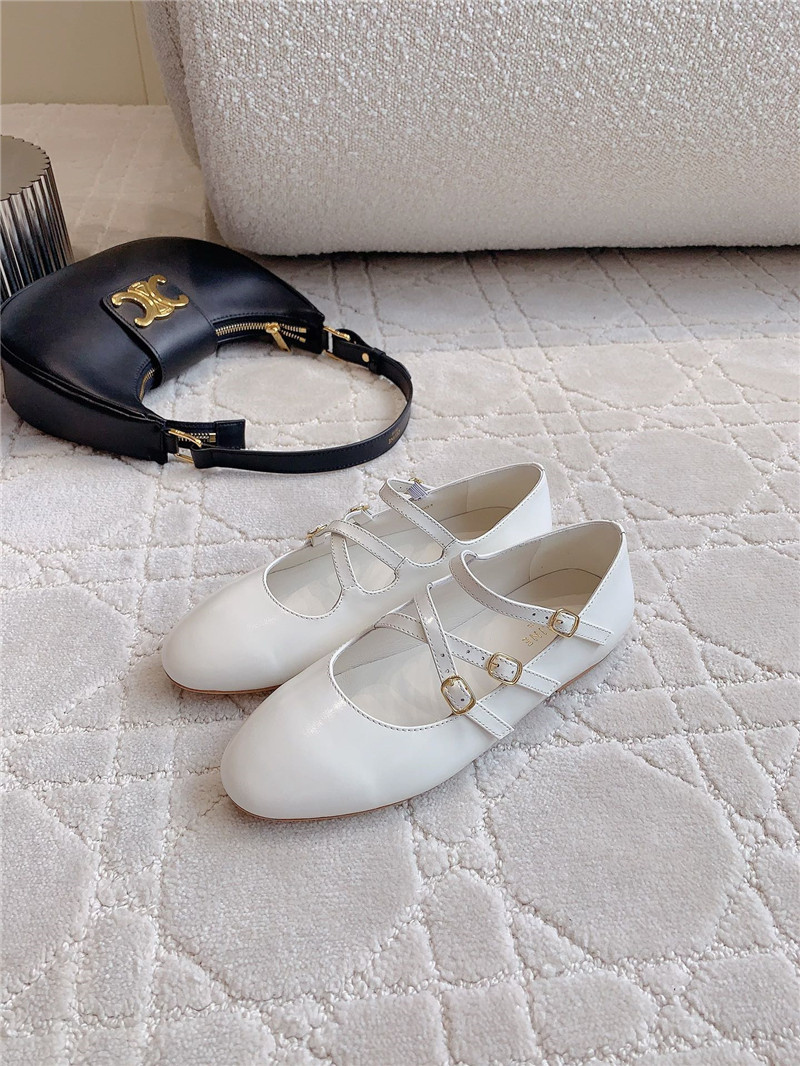 Ce1i*e babies ballerinas white patent calfskin