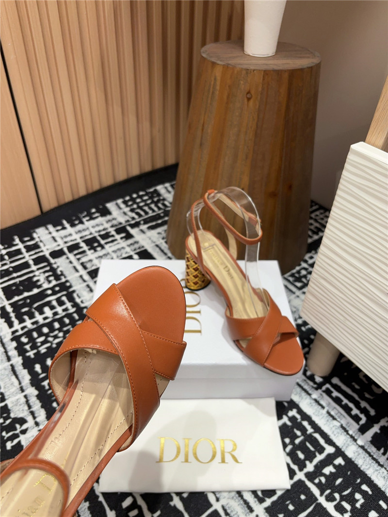 D10r icon heeled sandals camel calfskin