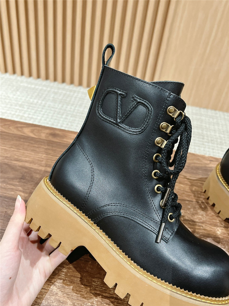 Va1e*ntin0 black leather lace-up platform boots
