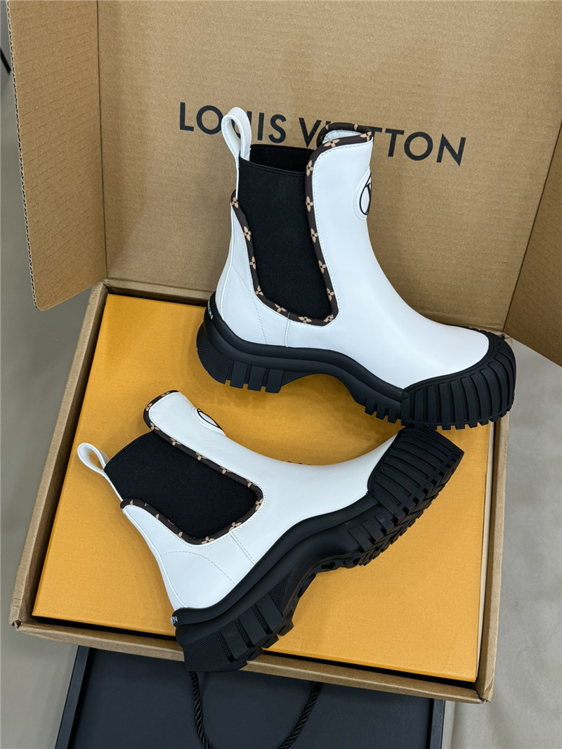l0vis Vvtt0n ruby flat ankle boots in white