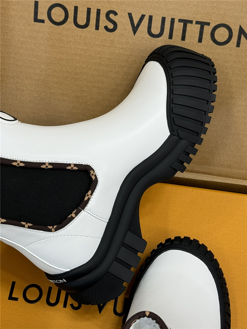 l0vis Vvtt0n ruby flat ankle boots in white