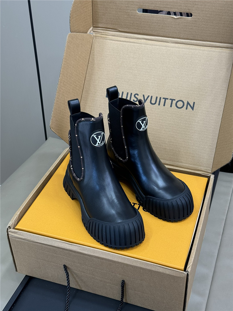 l0vis Vvtt0n ruby flat ankle boots