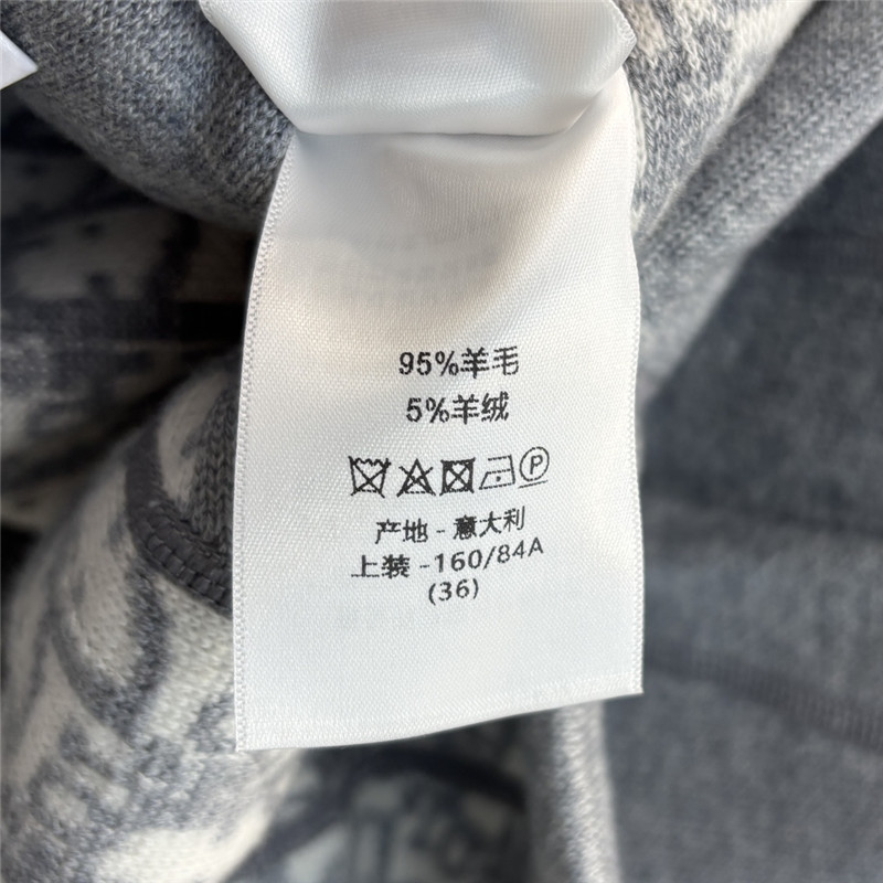 D10r reversible suit