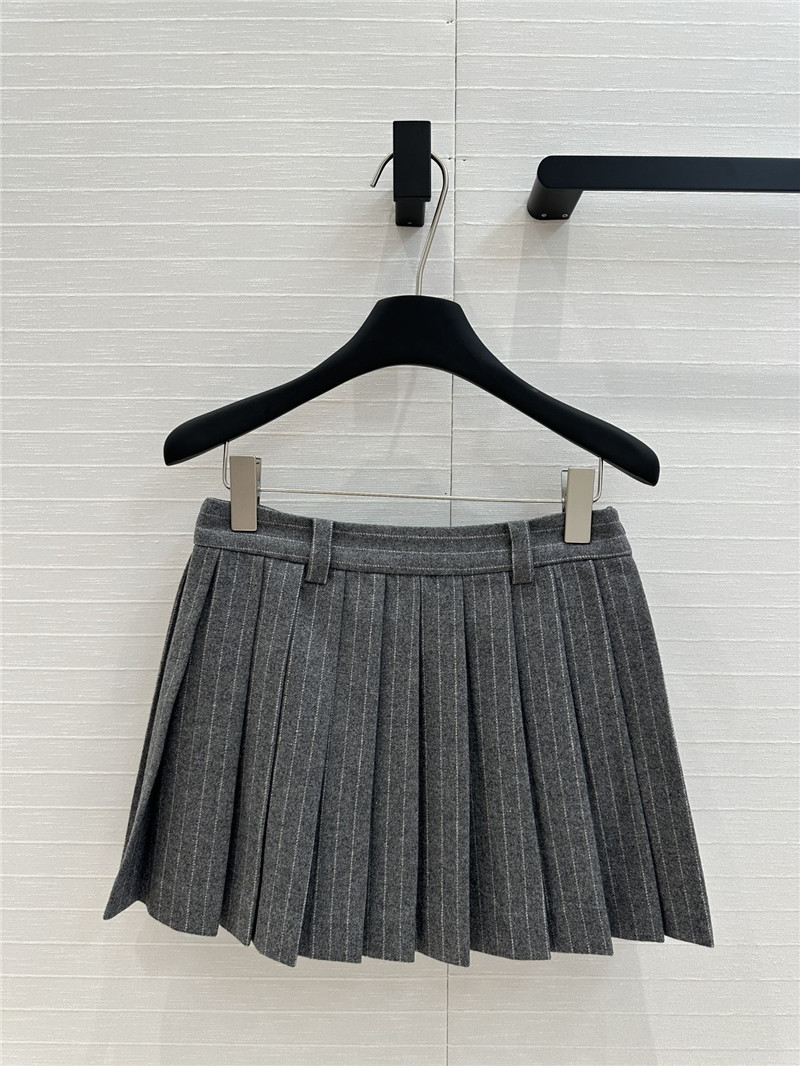 M1um1u vertical striped woolen suit