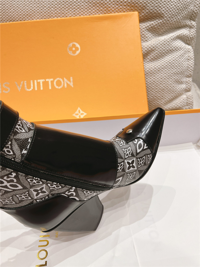 l0vis Vvtt0n black white monogram high boots