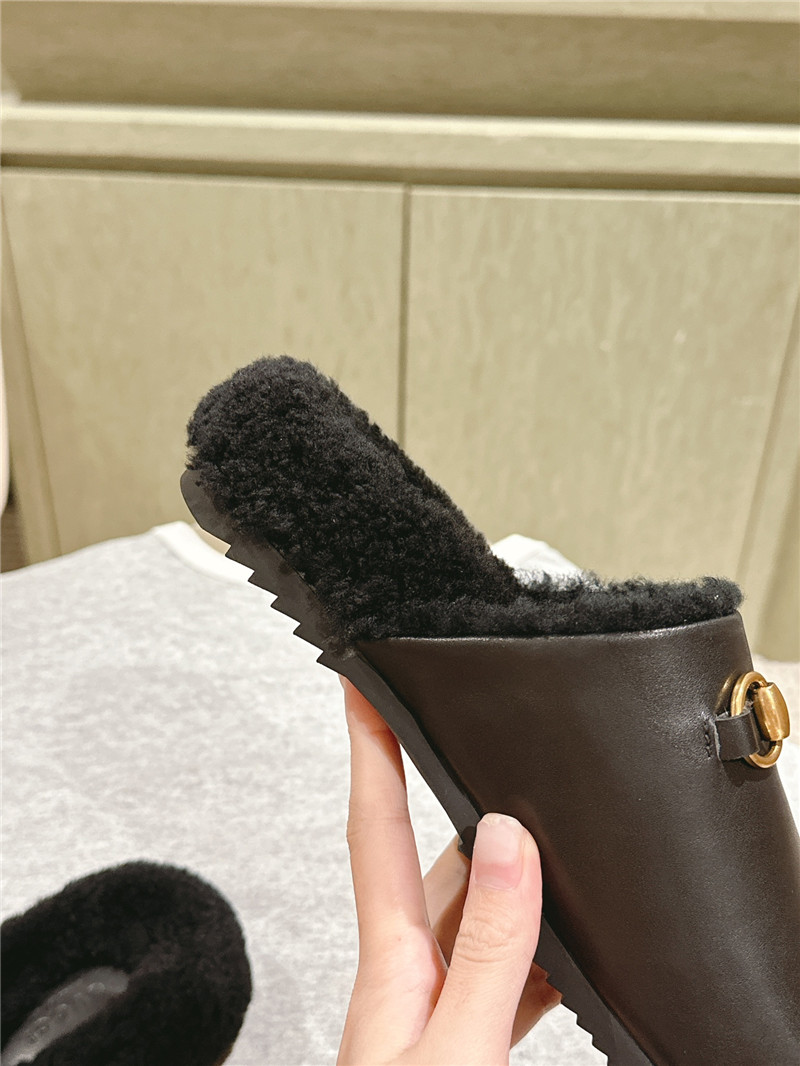 Gvc*1 wool horsebit mule in black leather