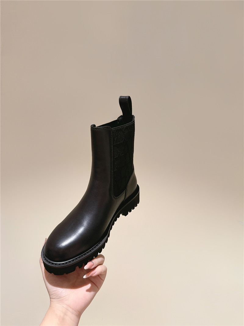 Va1e*ntin0 chelsea ankle boots