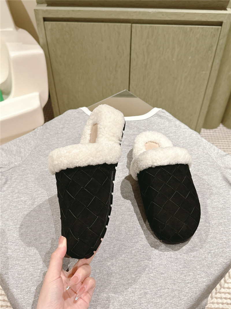 b0tt*ga Ven*ta black suede fur reggie slippers