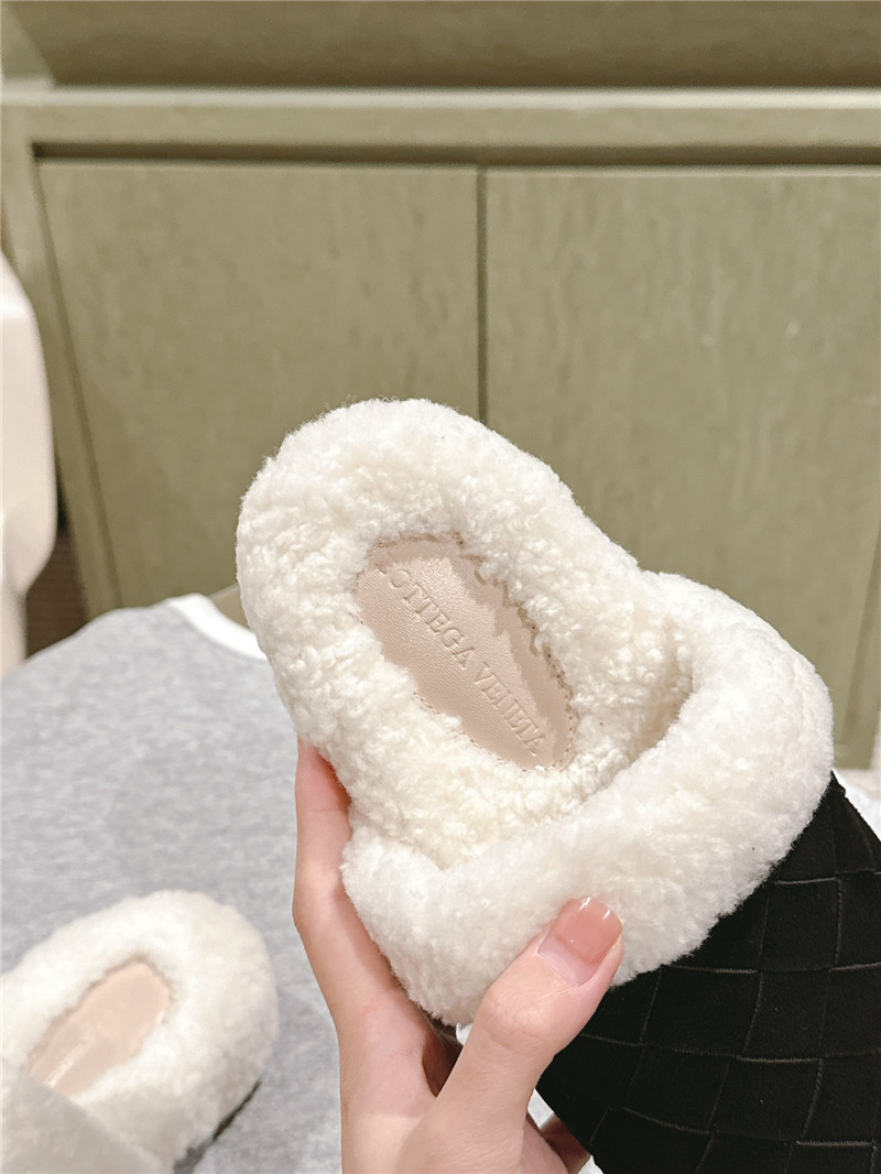 b0tt*ga Ven*ta black suede fur reggie slippers