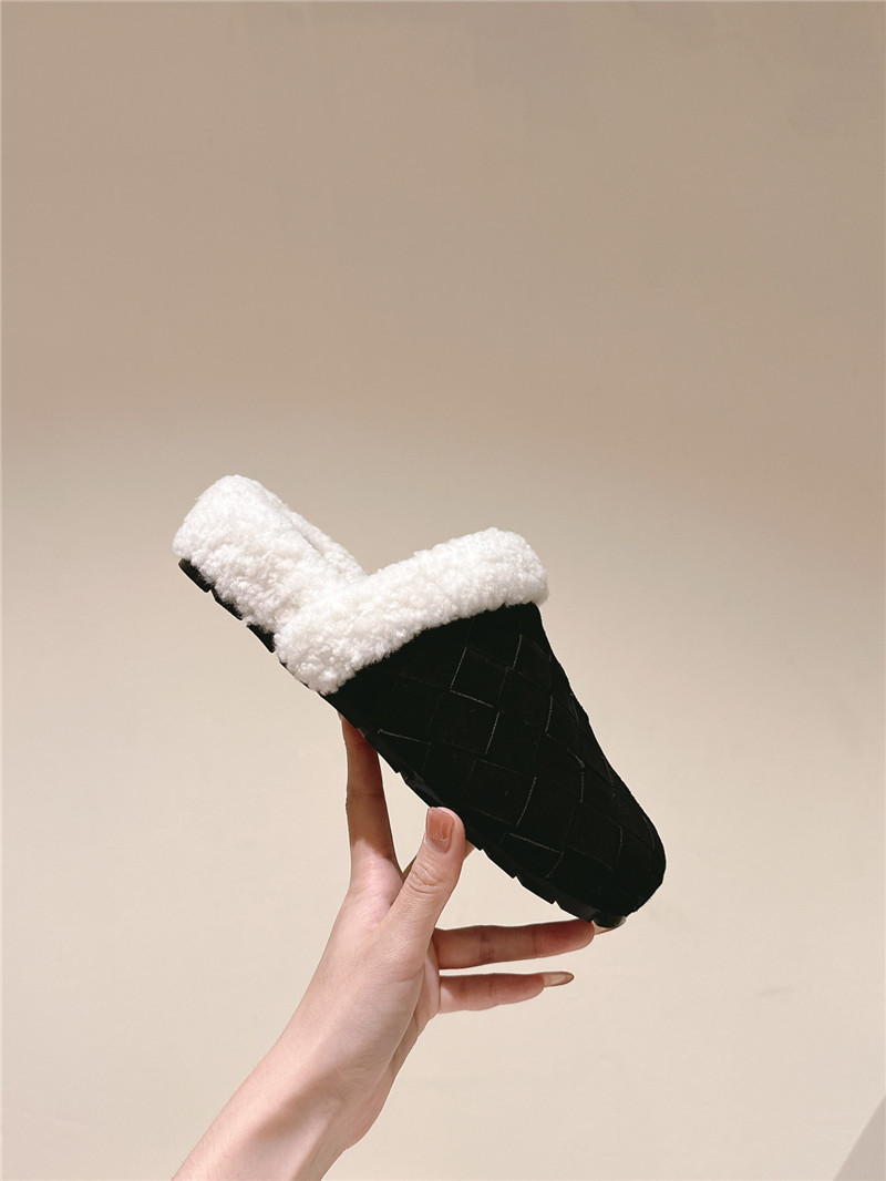 b0tt*ga Ven*ta black suede fur reggie slippers