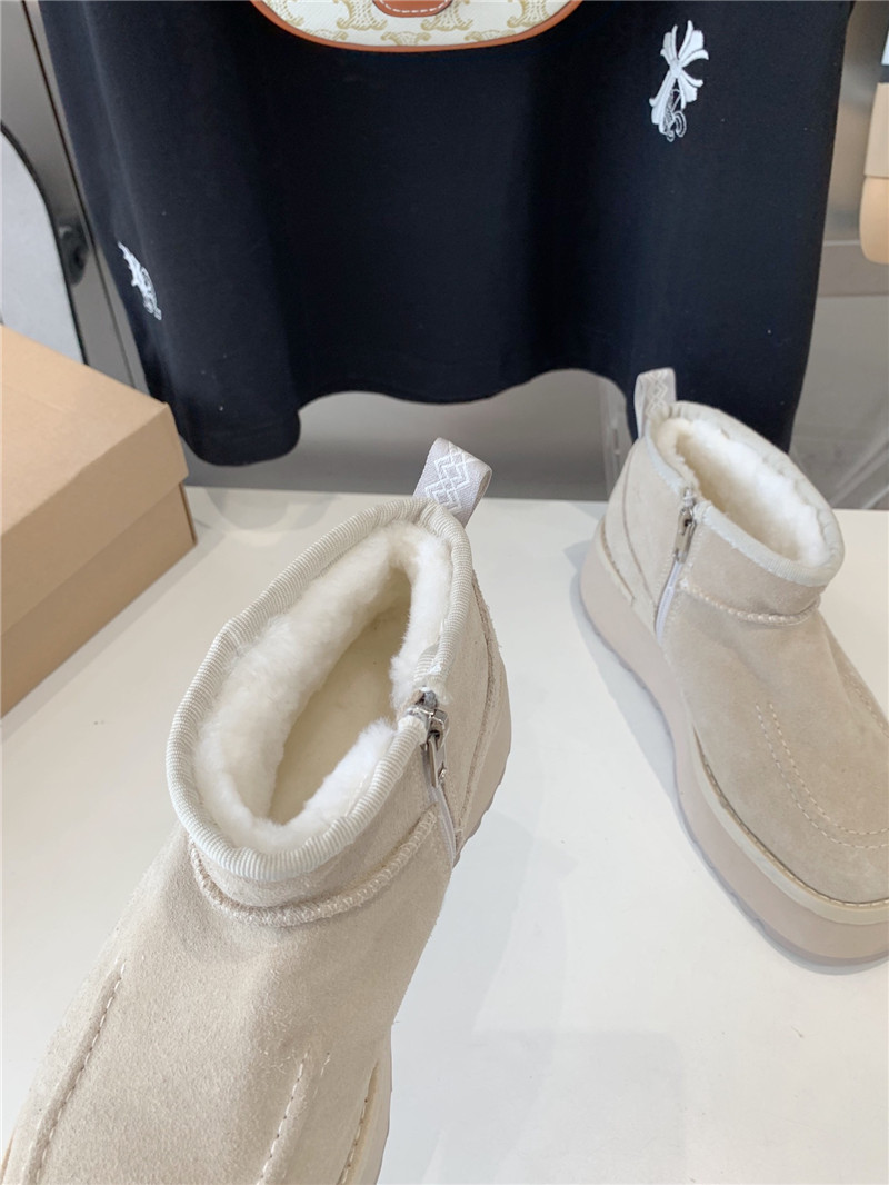 UGG Ultra Mini Platform Boots in Beige