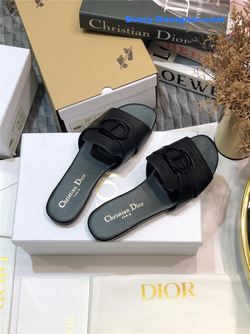 D10r 30 montaigne black slides