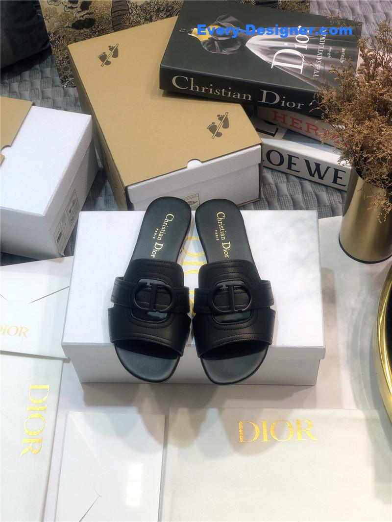 D10r 30 montaigne black slides