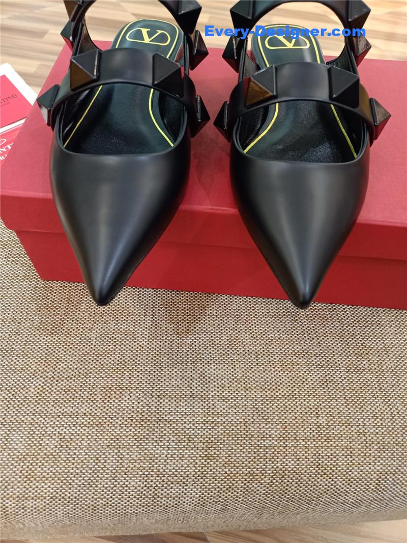 Va1e*ntin0 logo bronzing sandals
