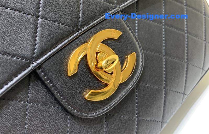 Ch**el chain limited gold buckle bag