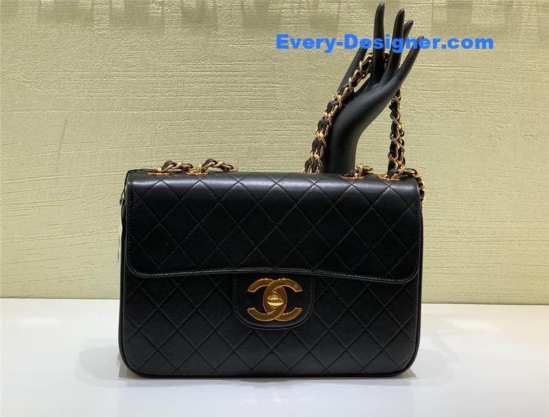 Ch**el chain limited gold buckle bag