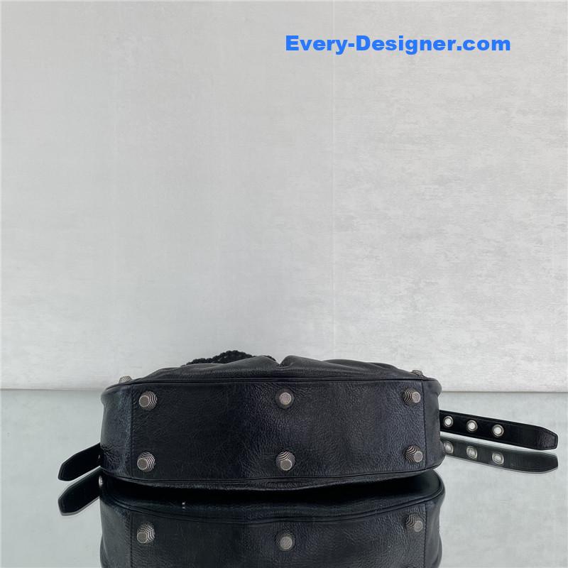 Ba1en*iaga le cagole leather shoulder bag