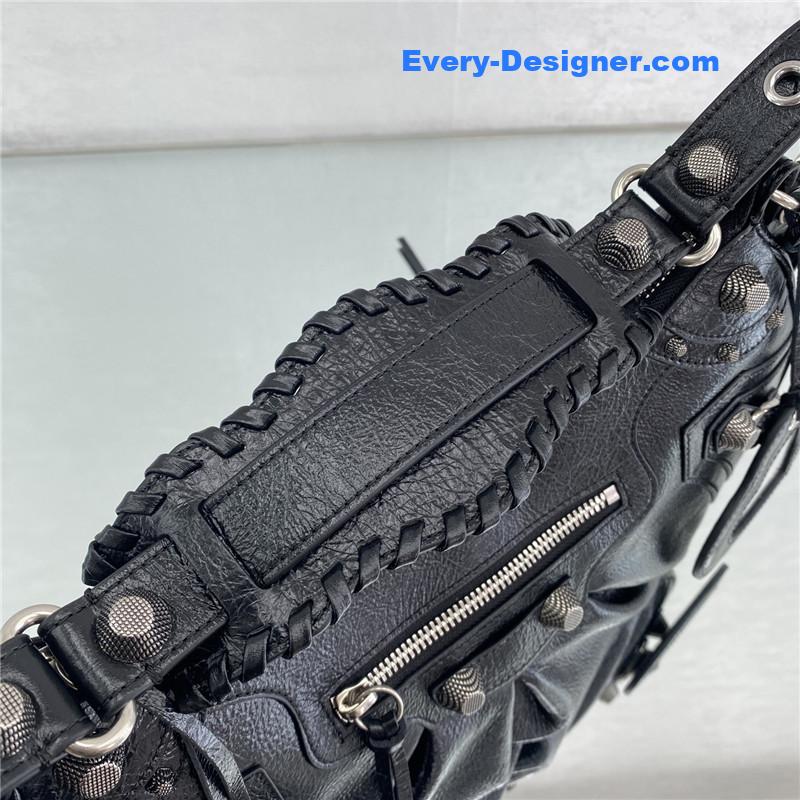 Ba1en*iaga le cagole leather shoulder bag