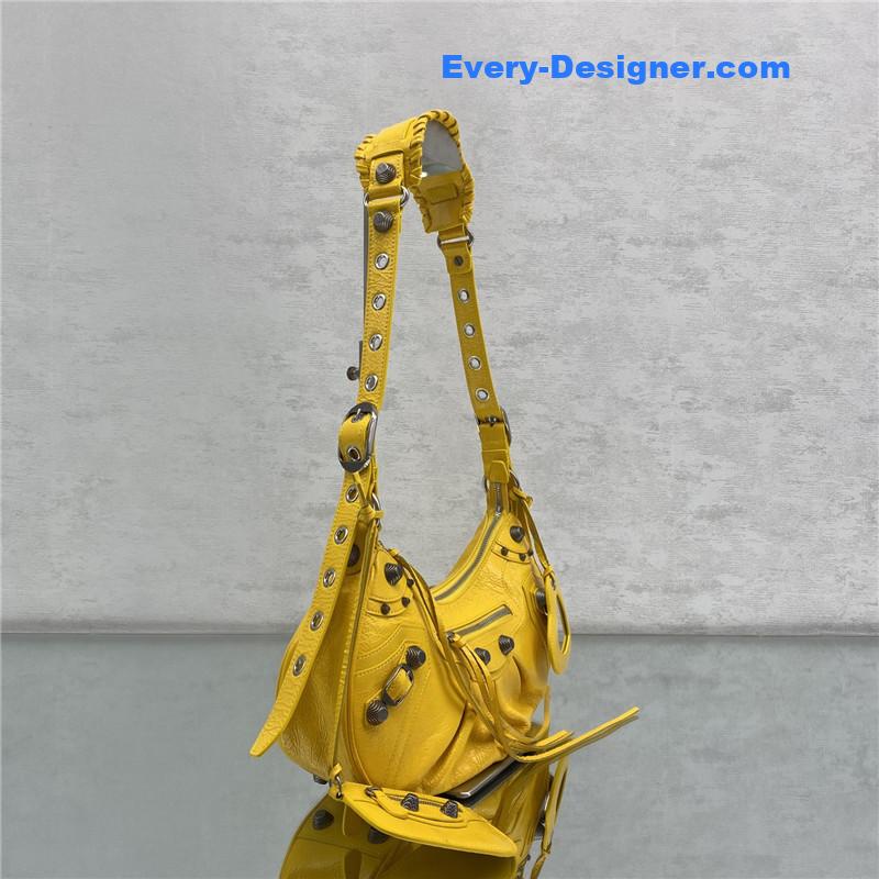 Ba1en*iaga le cagole leather shoulder bag yellow
