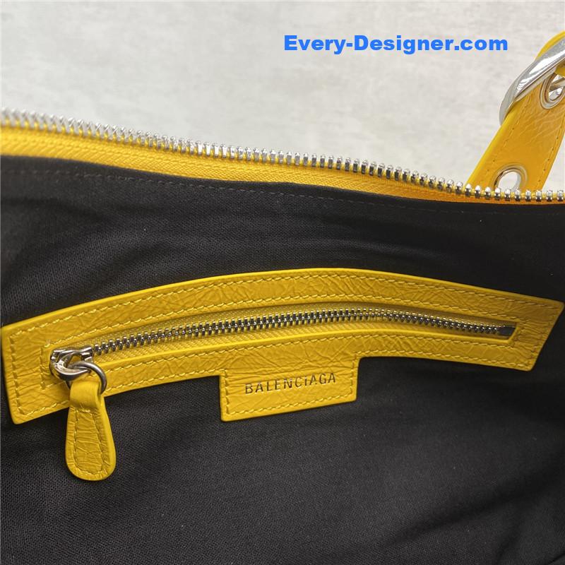 Ba1en*iaga le cagole leather shoulder bag yellow