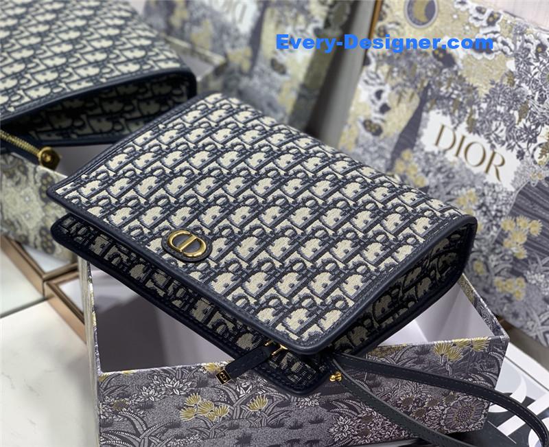 D10r oblique canvas clutch