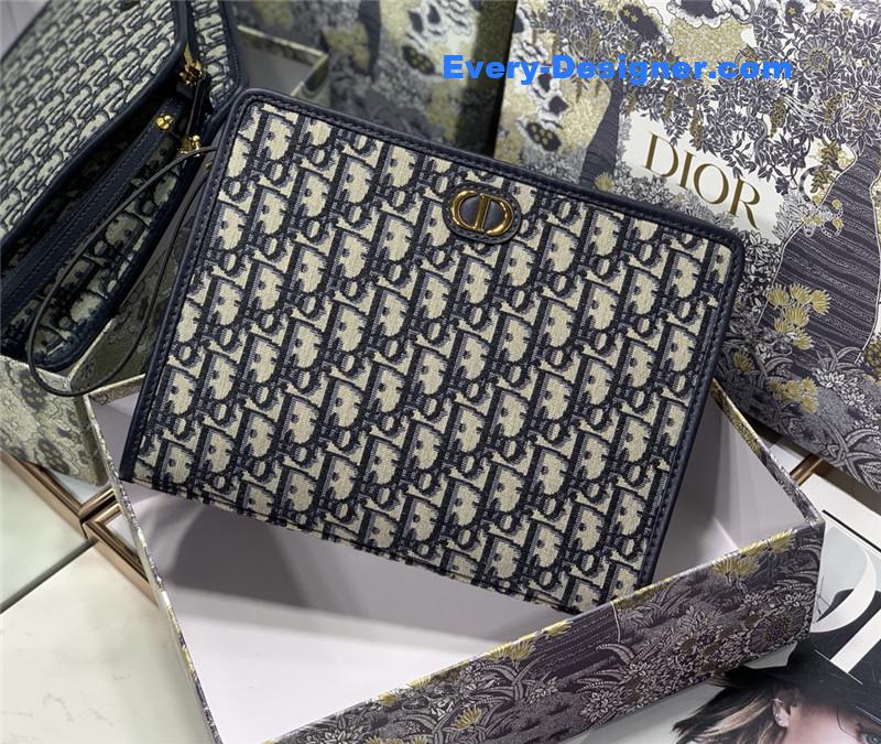 D10r oblique canvas clutch