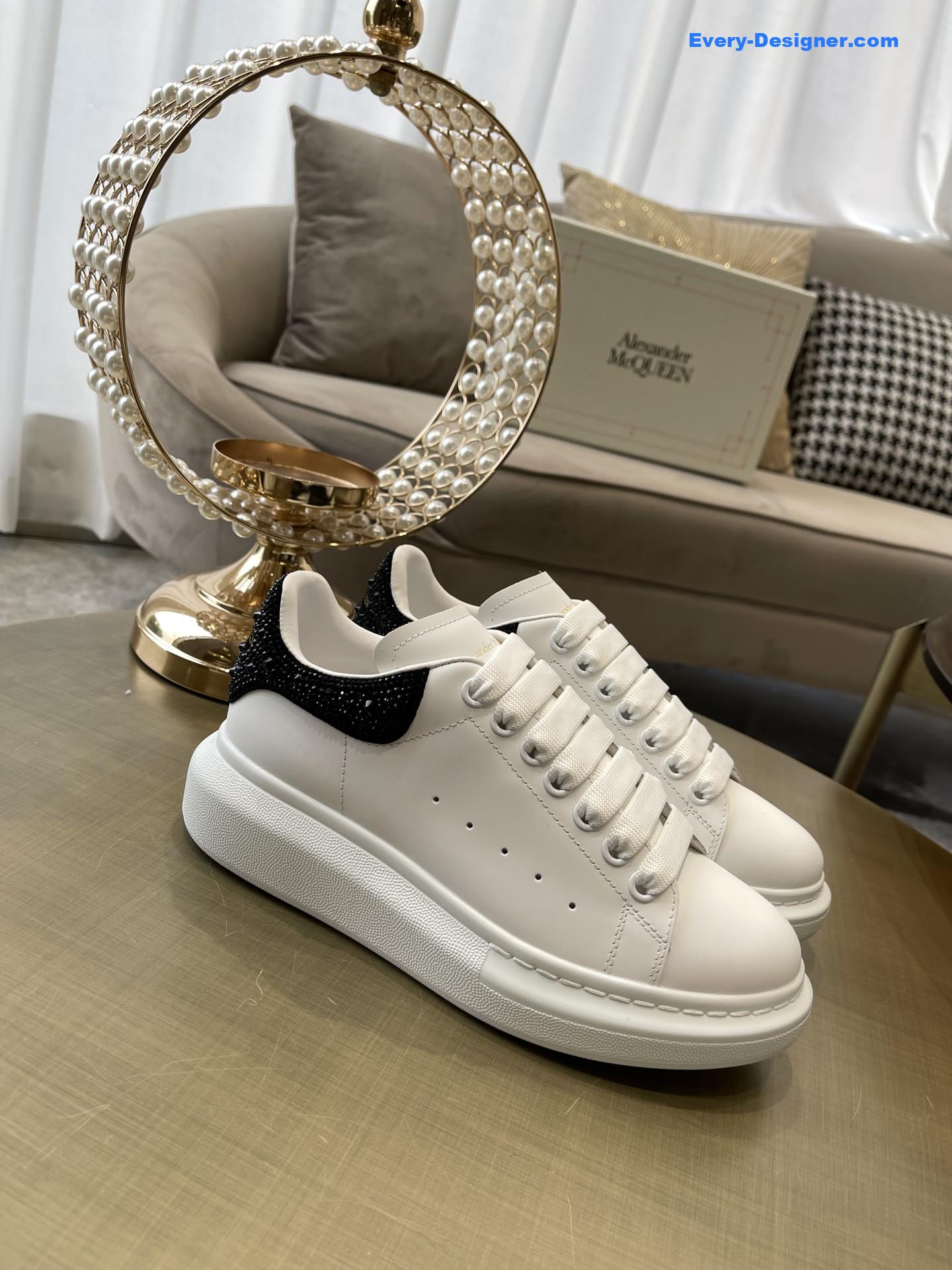a1exa*der Mcqv*en couple sneakers