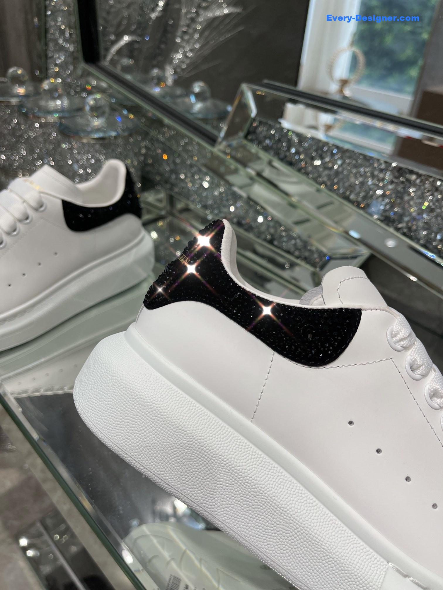 a1exa*der Mcqv*en couple sneakers
