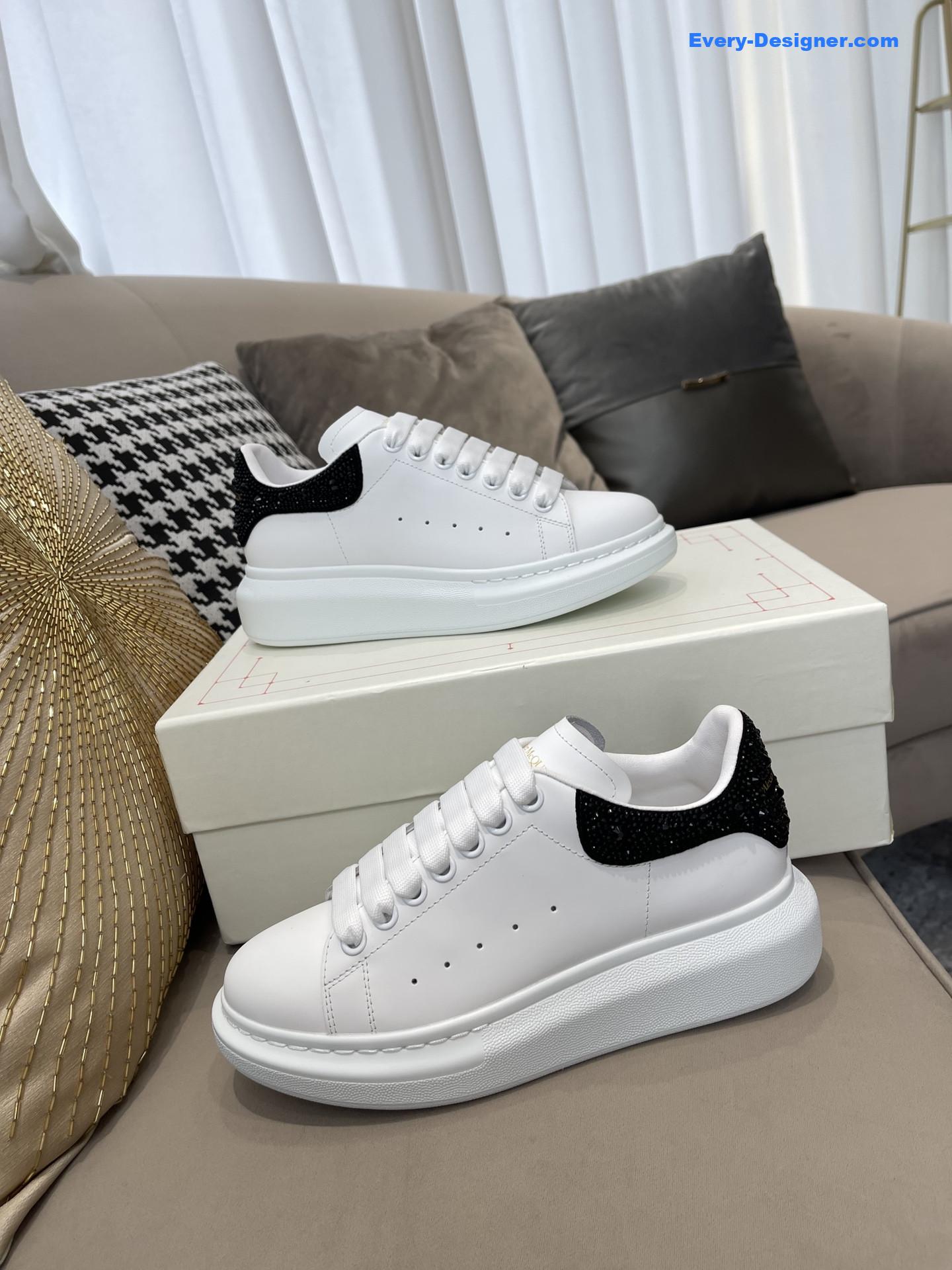 a1exa*der Mcqv*en couple sneakers